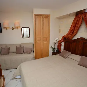 rezervați aici
